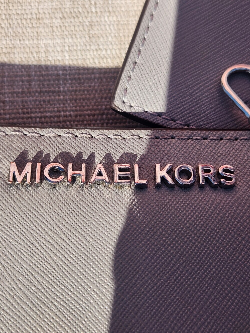 MICHAEL KORS Pebbled Leather 2pc Wallet in Light Taupe/Gray w Butterfly Charm - Picture 2 of 13